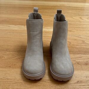 Soda Chunky Tan Ankle Boots NWOT or Box